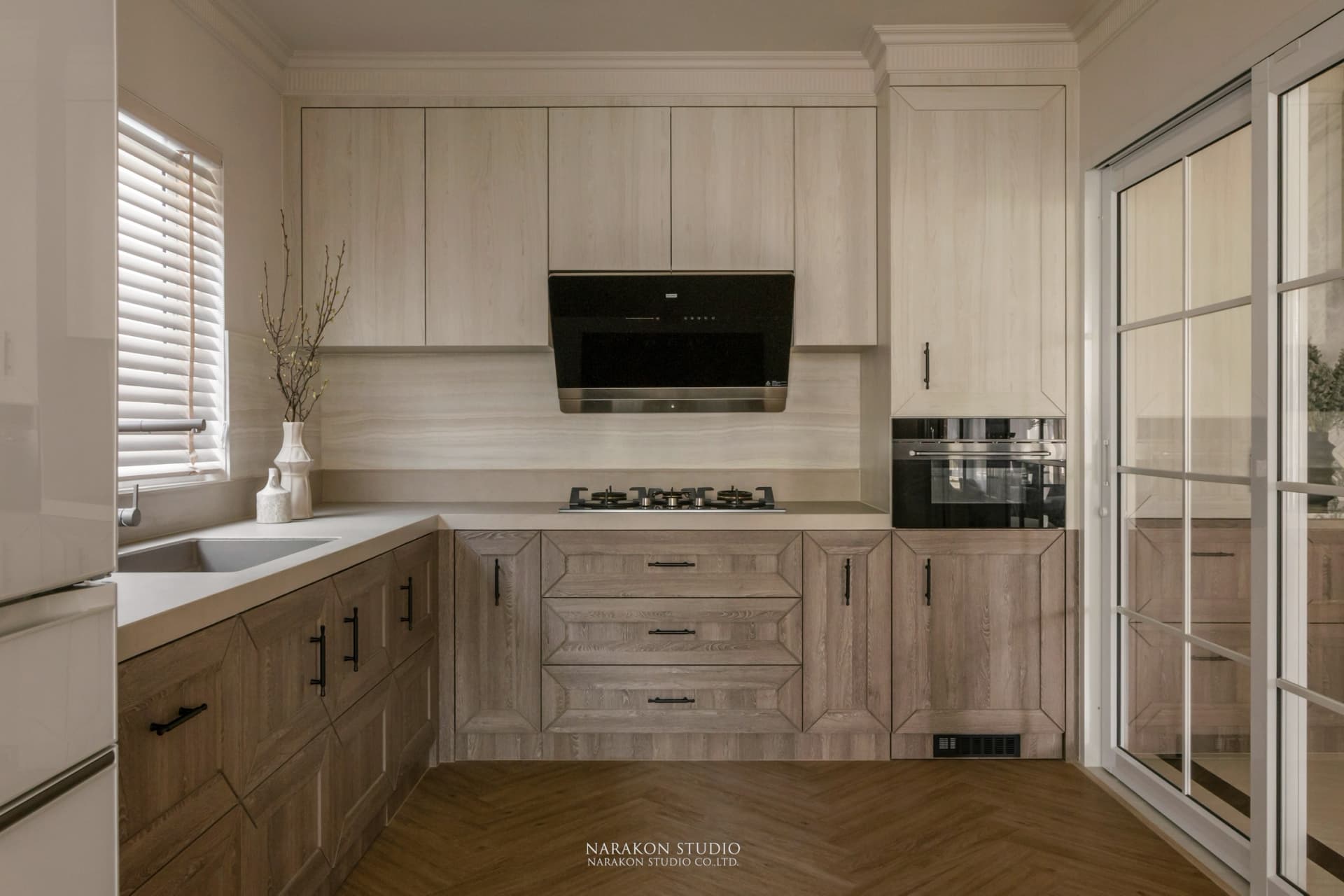 Modern Classic Home 10