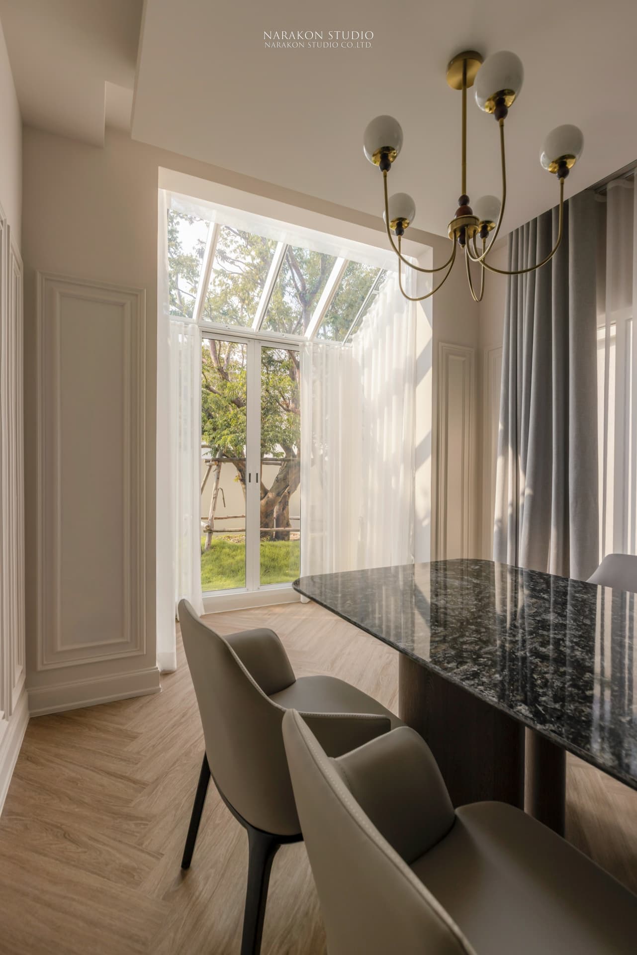 Modern Classic Home 15