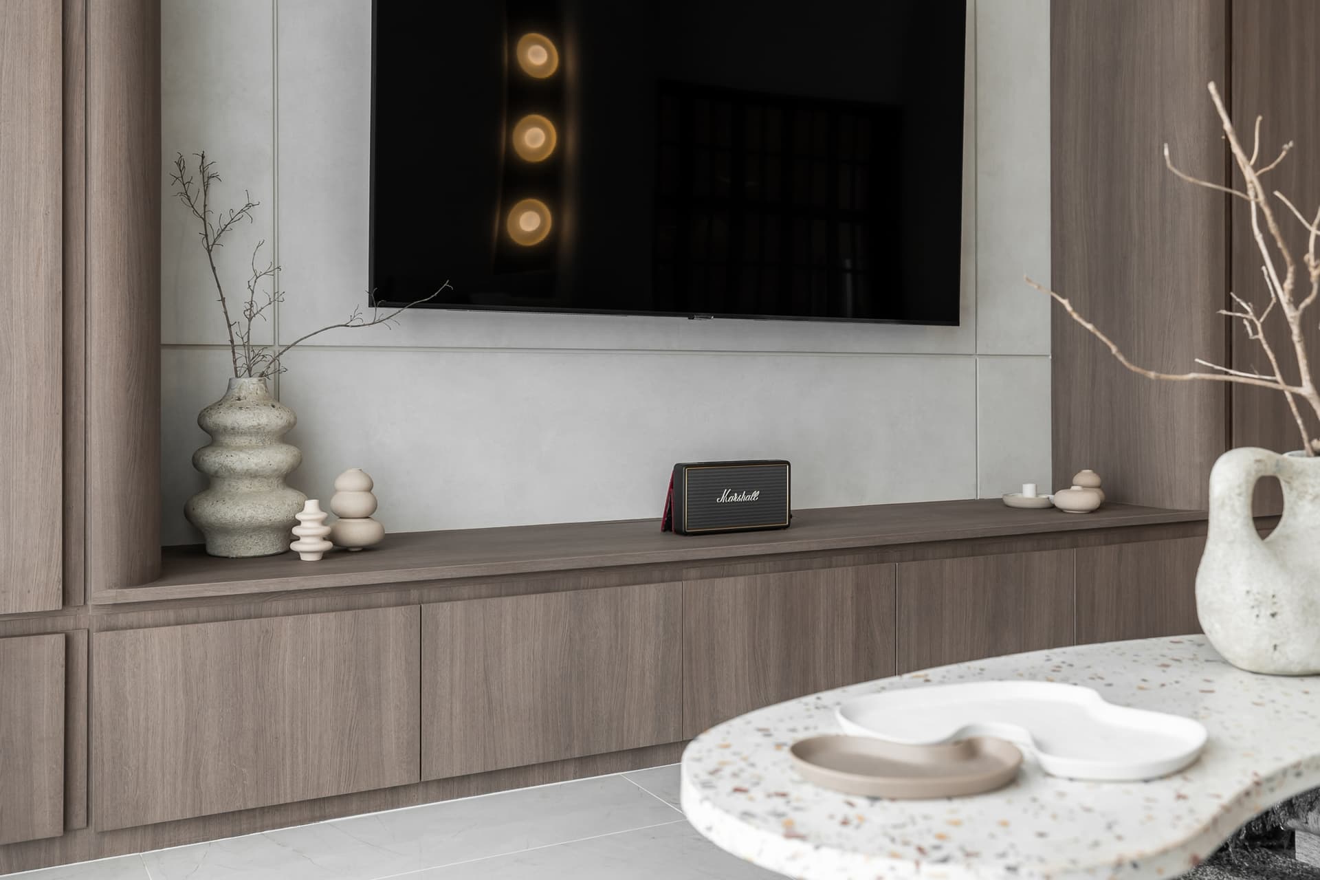 Moody Modern Residence 06