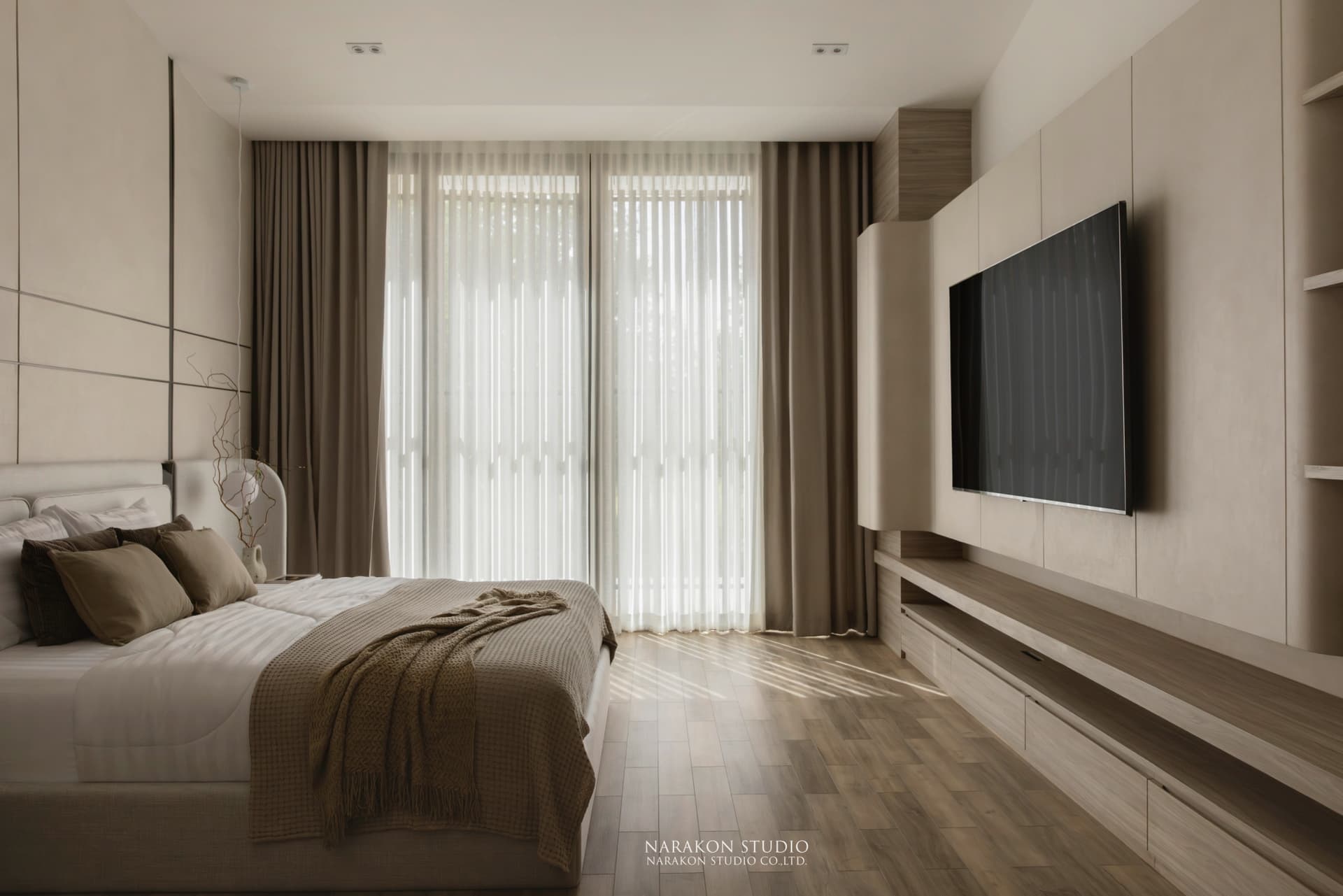 Natural Wood Residence 26