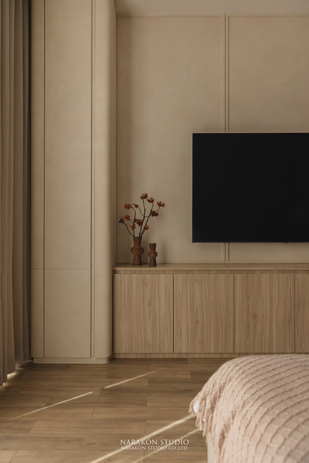 Natural Wood Residence 28