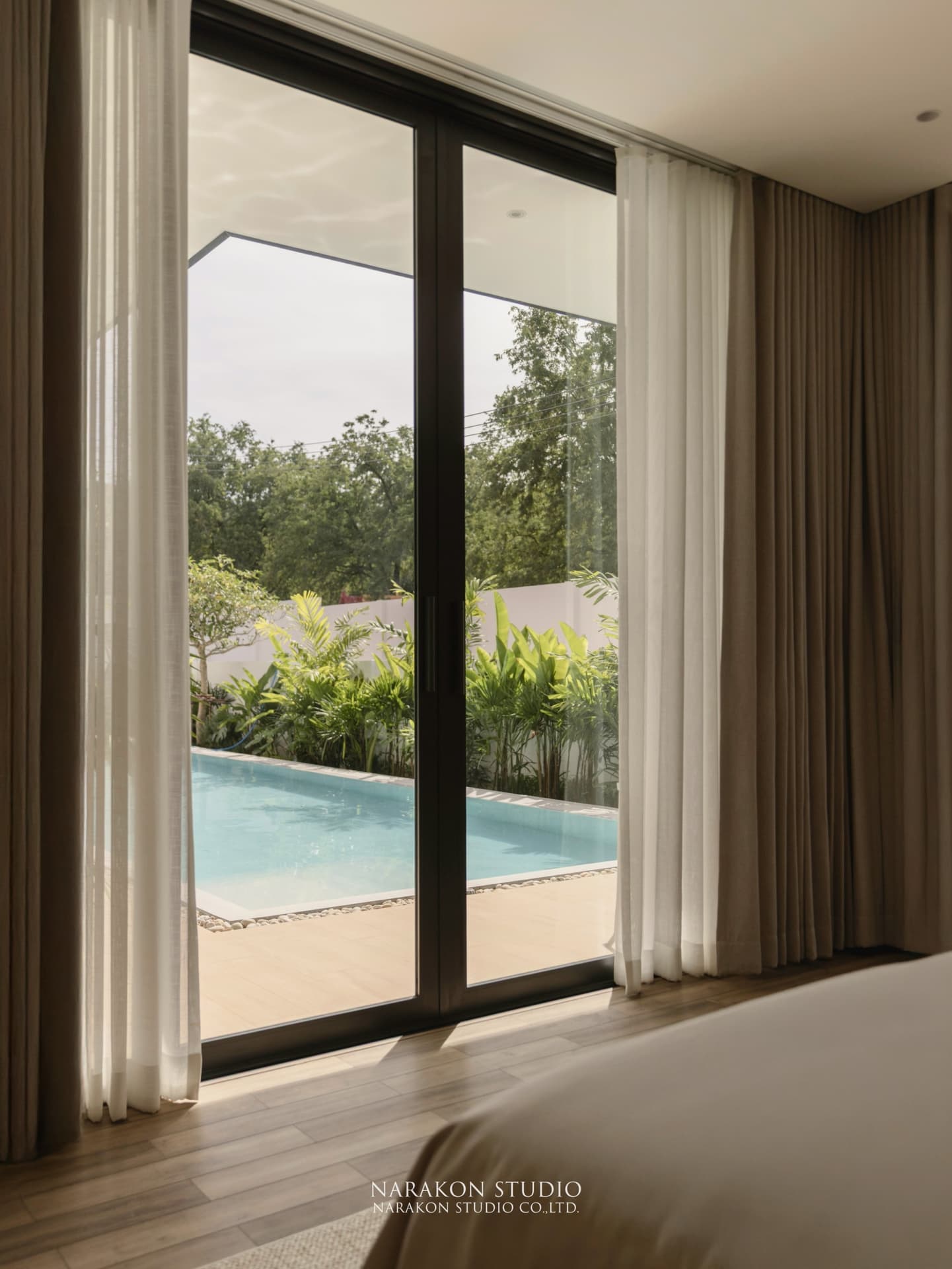 Natural Wood Residence 35