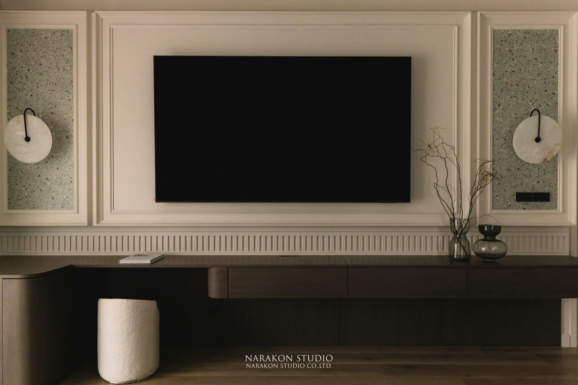 Neoclassic Elegance