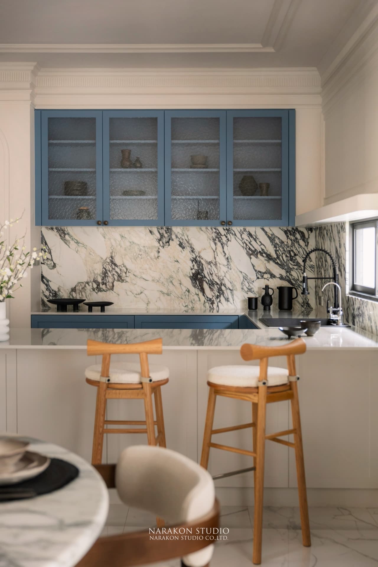 Neoclassic Elegance 16