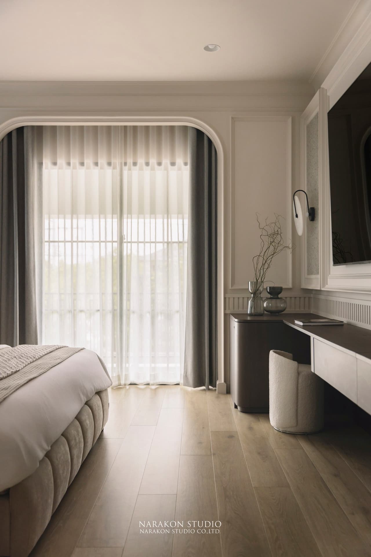 Neoclassic Elegance 24